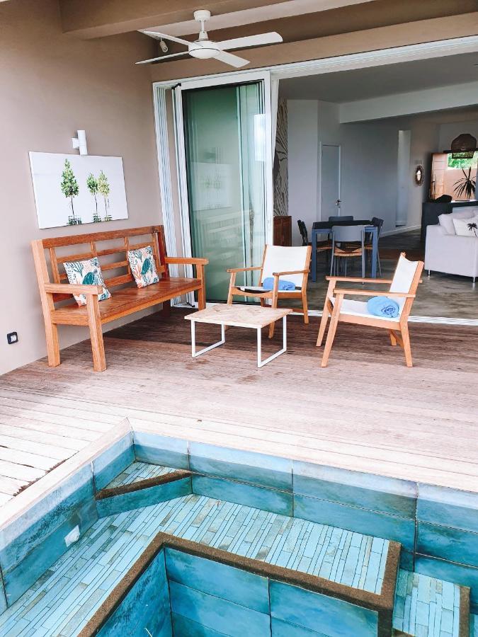Luxury Beachfront With Private Pool - Jolly's Rock Hébergement de vacances Calodyne